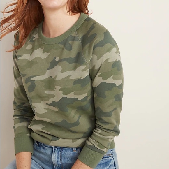 Old Navy Sweaters - Old Navy Green Camo Crewneck Sweatshirt